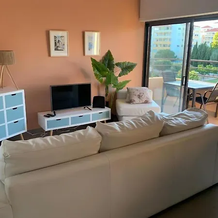 Near Praia Da Rocha With Big Outside Pool Apartment